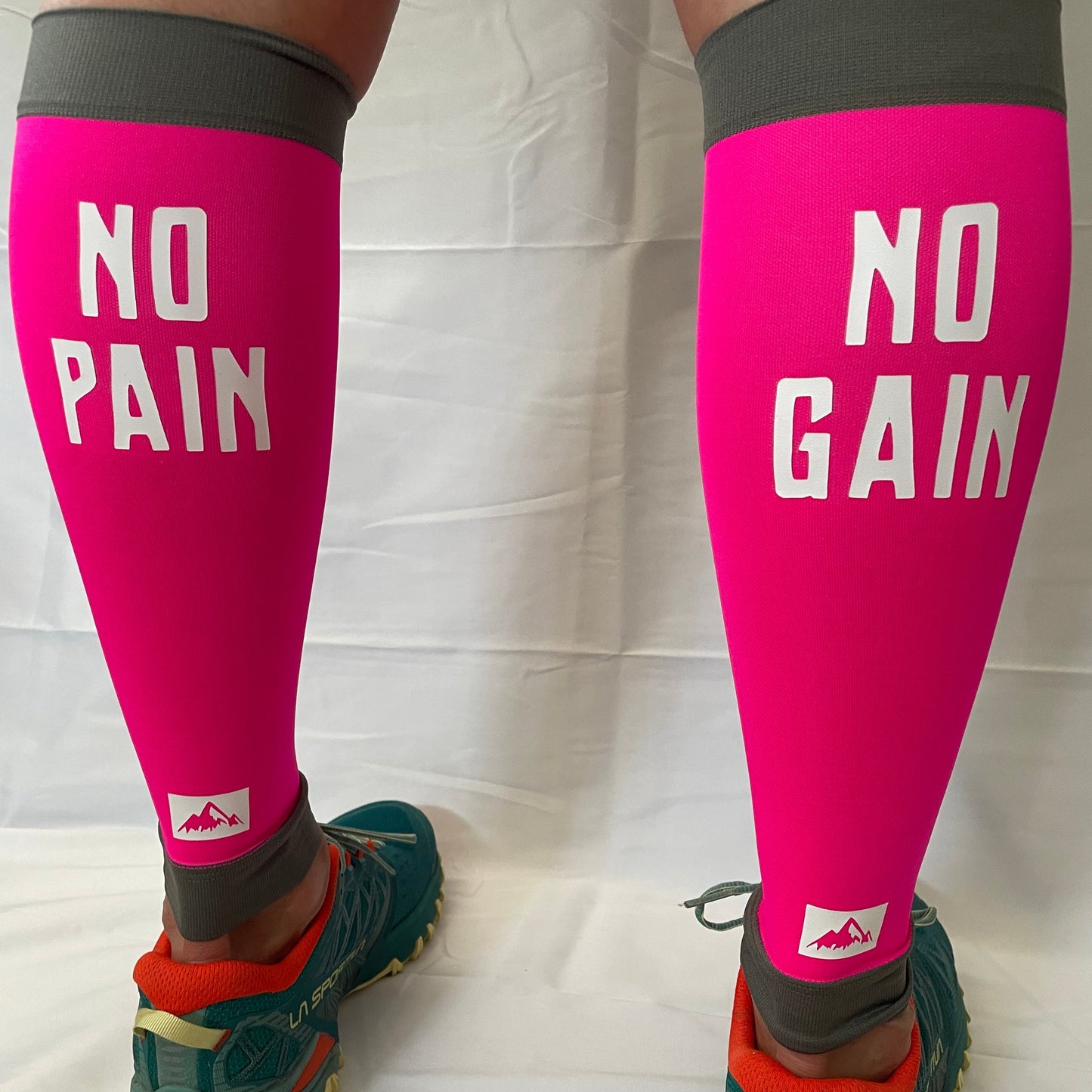 Bergliebe® Compression Calf Sleeves (Beinlinge) - No Pain Magenta - Bergliebe Store