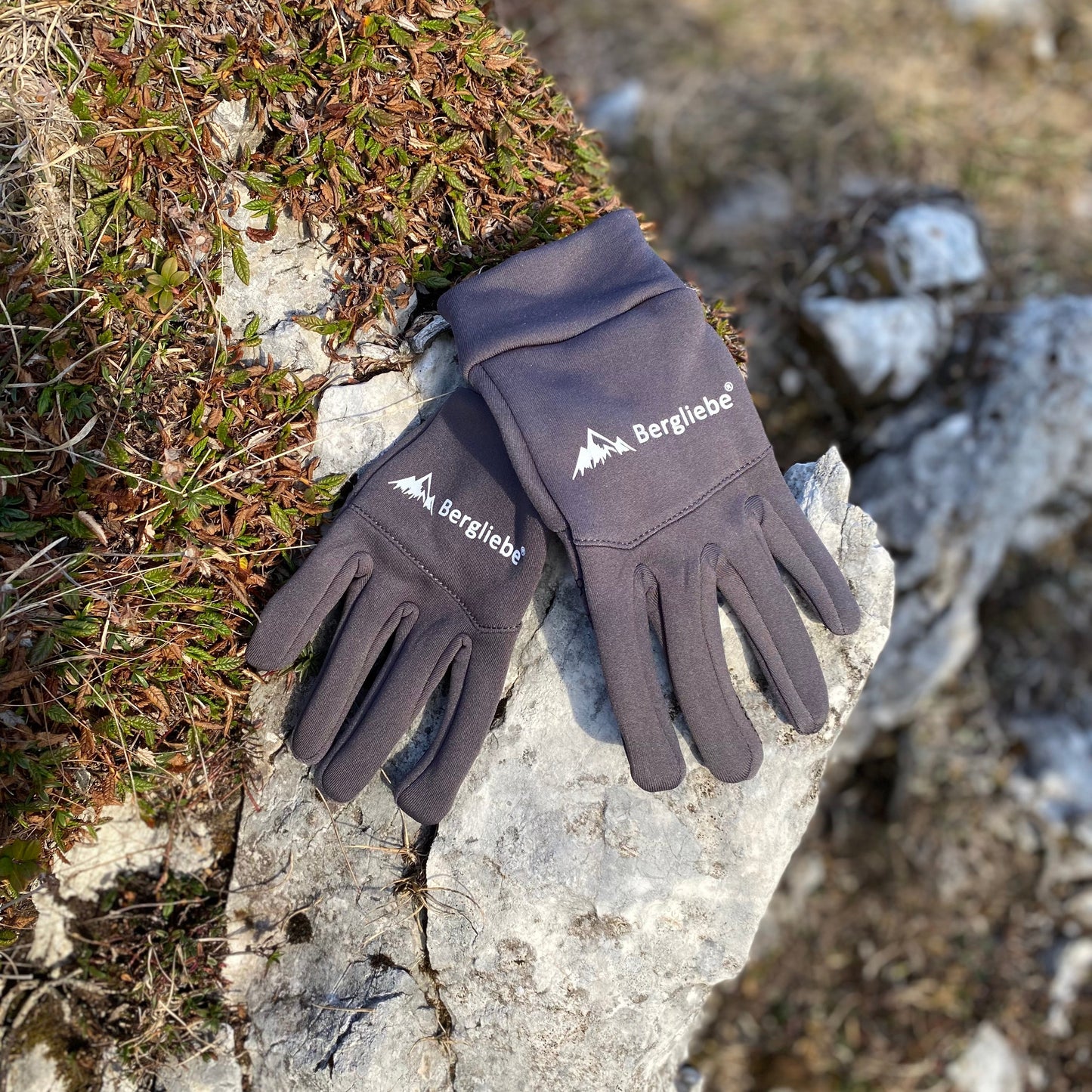Bergliebe® Softshell Sports Tech Gloves - Bergliebe Store