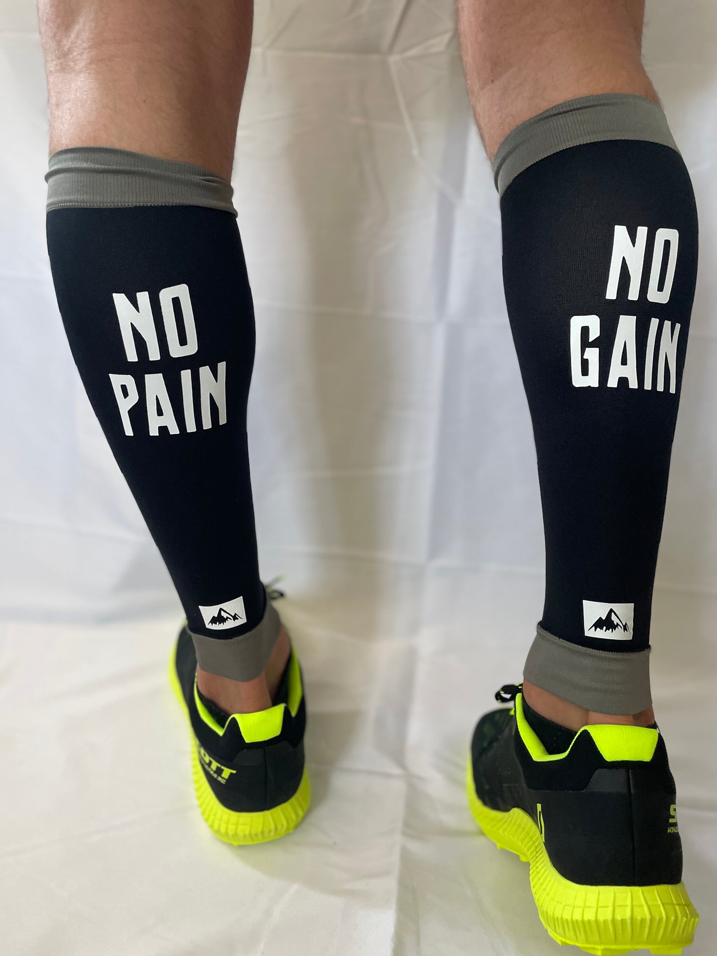 Bergliebe® Compression Calf Sleeves (Beinlinge) - No Pain Black - Bergliebe Store
