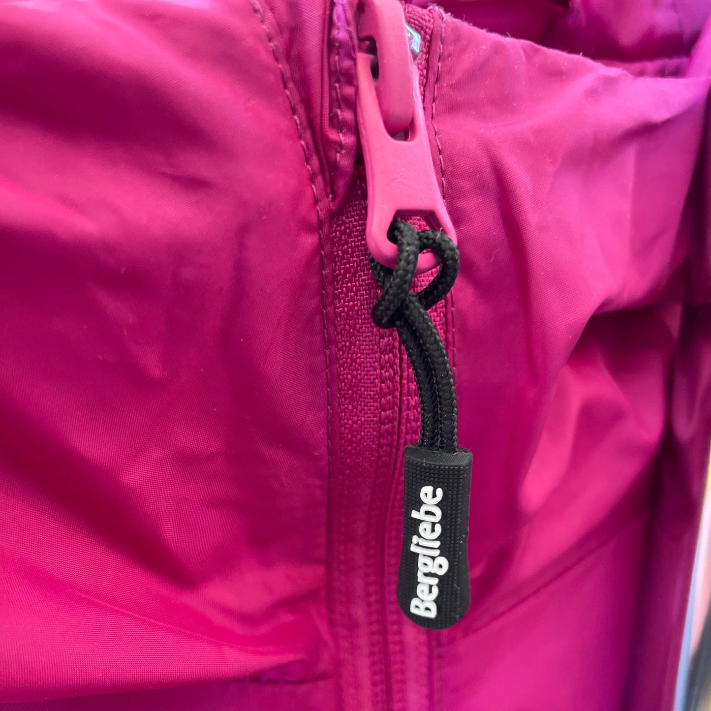 Bergliebe® Unisex Recycled Windbreaker - Bergliebe Store