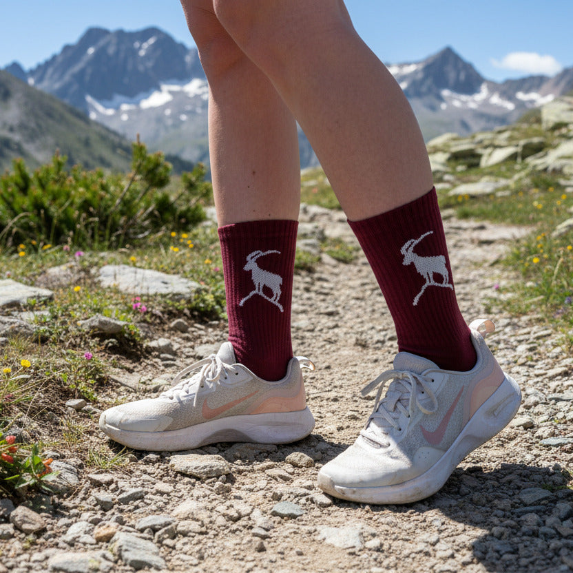 Bergliebe® Unisex Socken - Steinbock Burgundy - Bergliebe Store